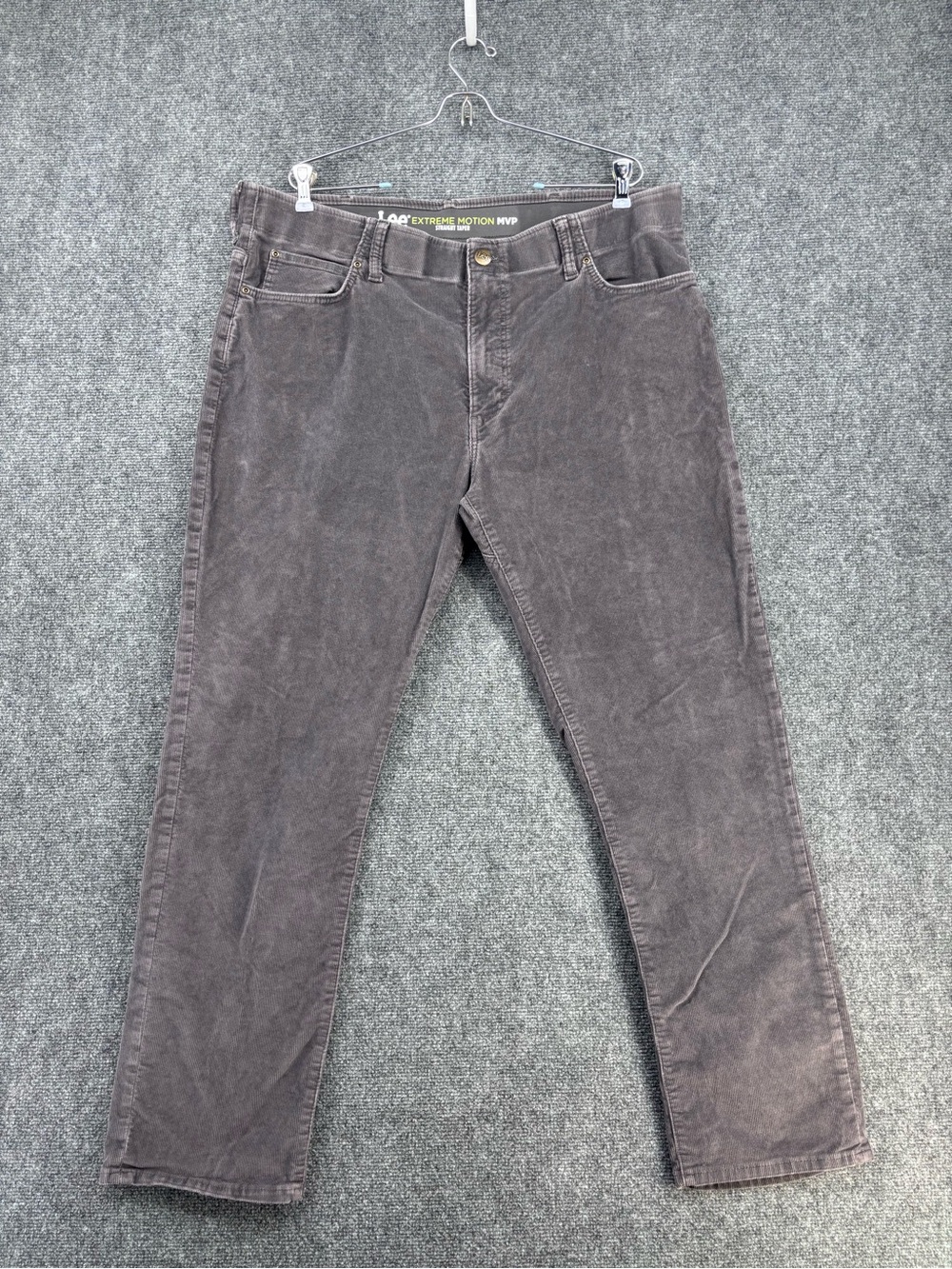 Lee Extreme Motion MVP Gray Corduroy Pants Men’s 40X30* Straight Leg Preppy